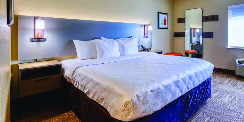 Comfort Inn & Suites – ADA-Friendly Accessible King Room with Tub